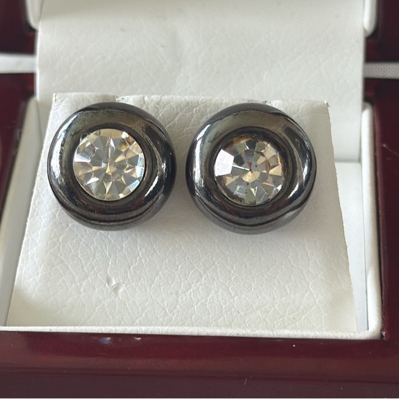 Vintage Kaleidoscope Rhinestone Bezel Stud Earrings Gunmetal Graphite Gray - Picture 9 of 9